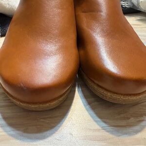 SoftWalk Arvada Women’s Slip On Leather Clogs 12 Luggage Comfort Wedge Mule